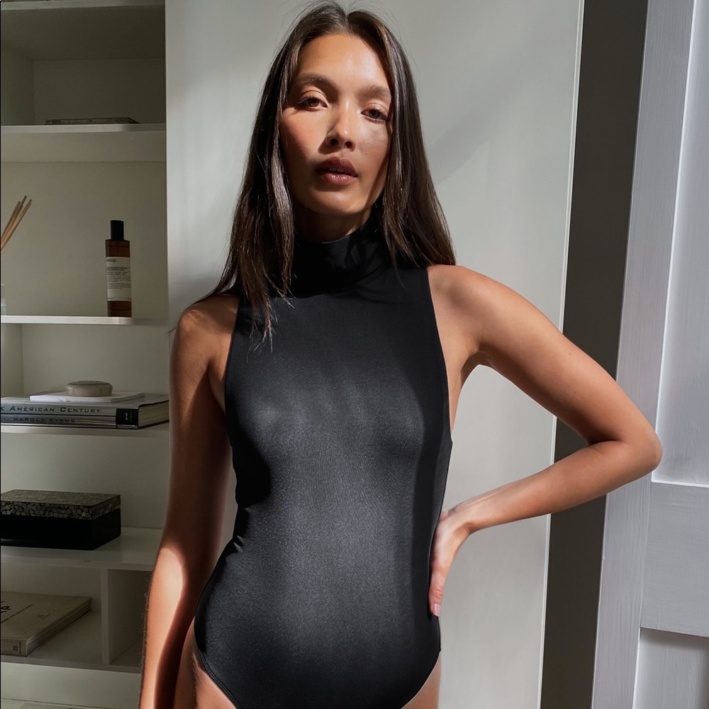 Aritzia Babaton Contour Mock Neck Bodysuit XS